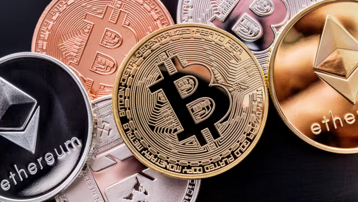 比特币减半周期后，山寨币补涨的逻辑通常是什么？